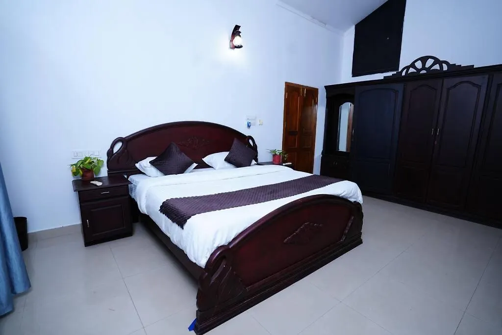 Illam Courtyard Heritage Bungalow L 4 Bhk Guruvāyūr 0*,  Indie