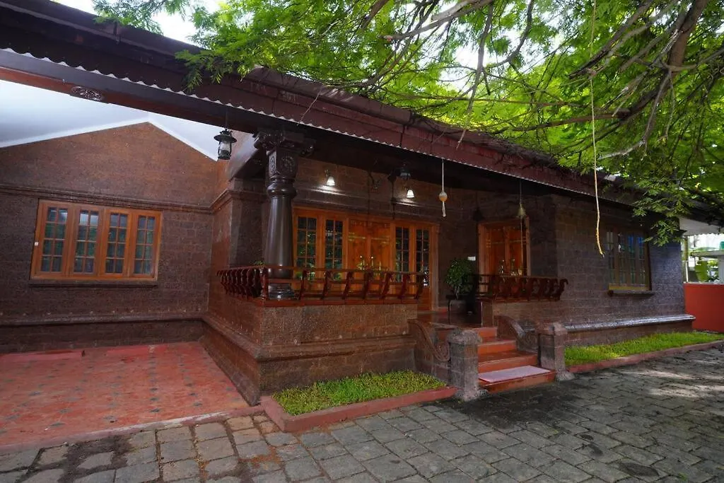 Illam Courtyard Heritage Bungalow L 4 Bhk Guruvāyūr Indie